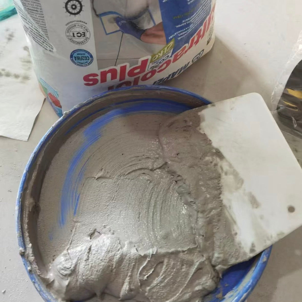 瓷砖填缝